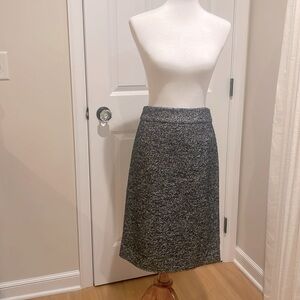 J Crew - Tweed Pencil Skirt Women Black and Silver Metallic Shimmer - Size 8
